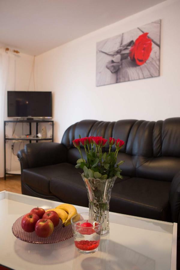 Apartman Antea Otocsán Kültér fotó