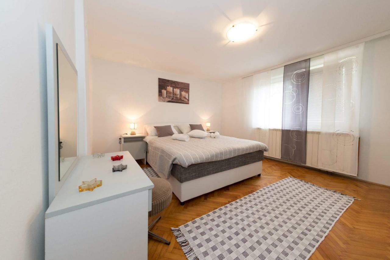 Apartman Antea Otocsán Kültér fotó